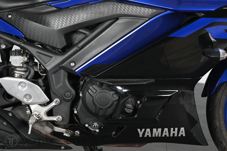 야마하 YZF R3 9