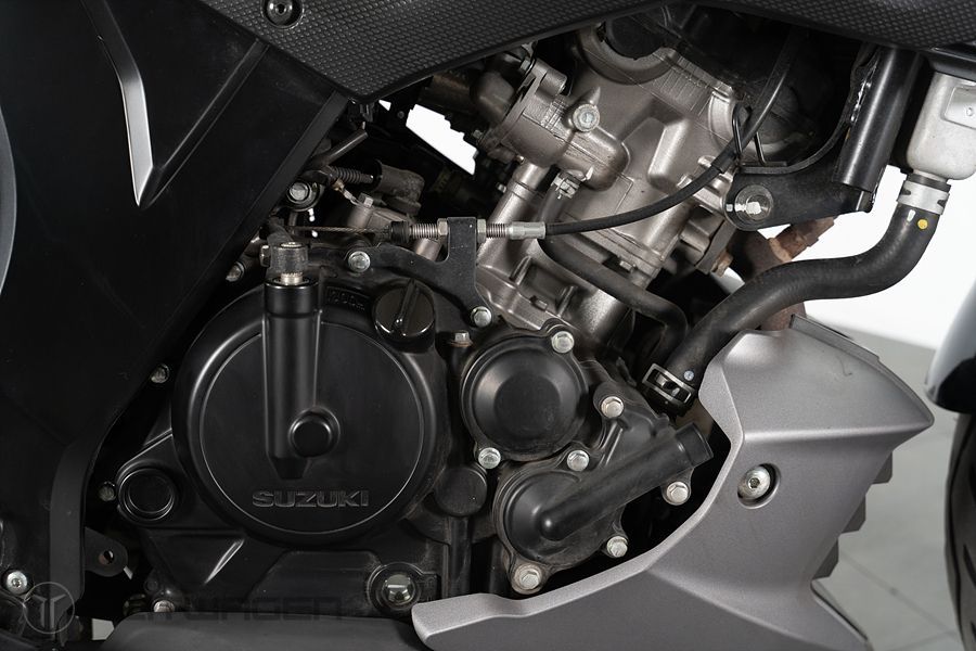 스즈키 GSX S 125 10