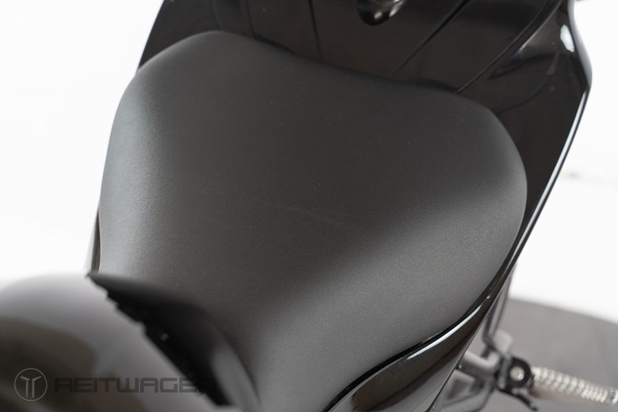 스즈키 GSX S 125 11