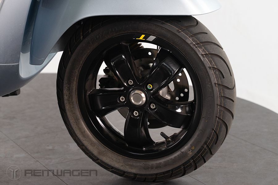 베스파 GTS 300 슈퍼테크 13