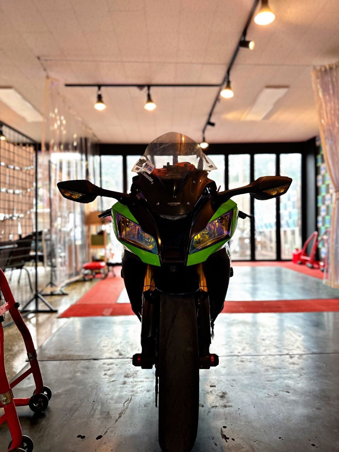 가와사키 닌자 ZX 10 R 4