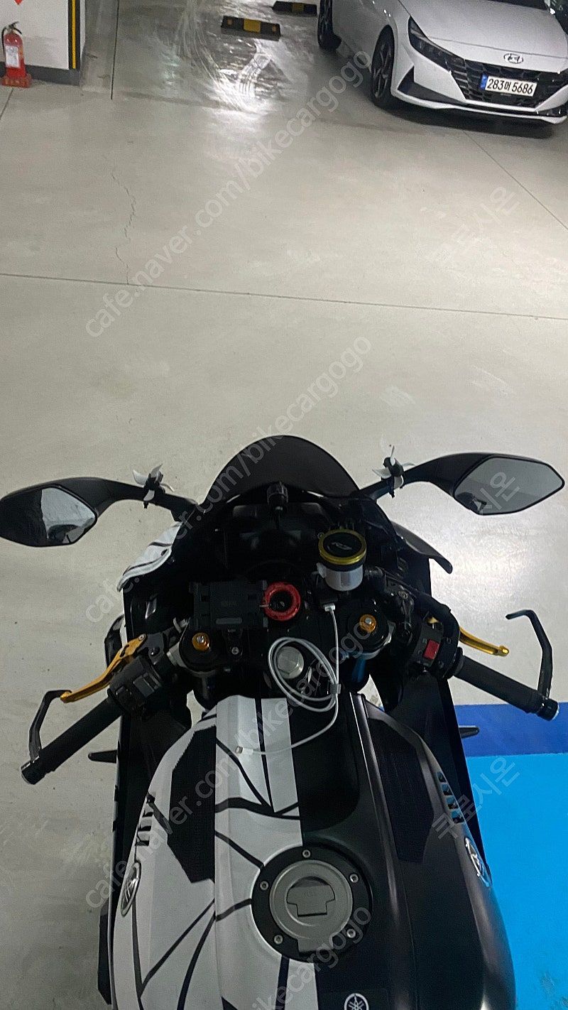 야마하 YZF R7 9