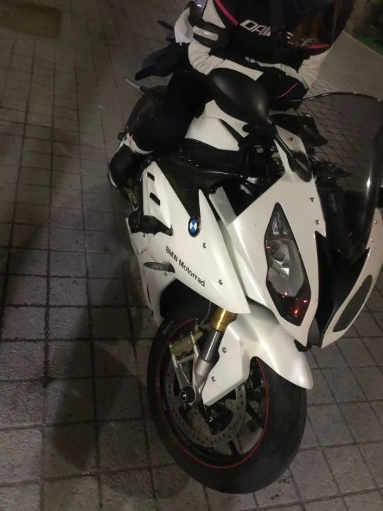 BMW S 1000 RR main