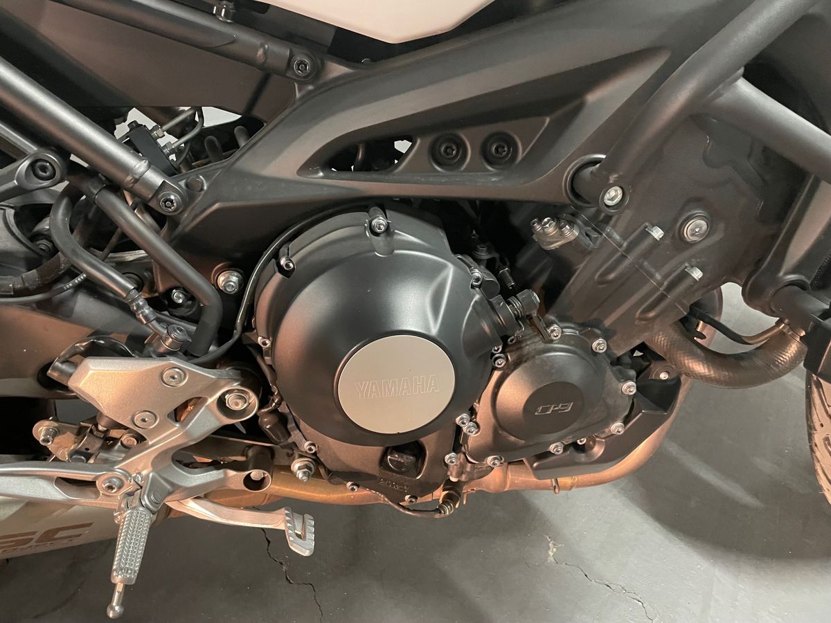 야마하 XSR 900 7