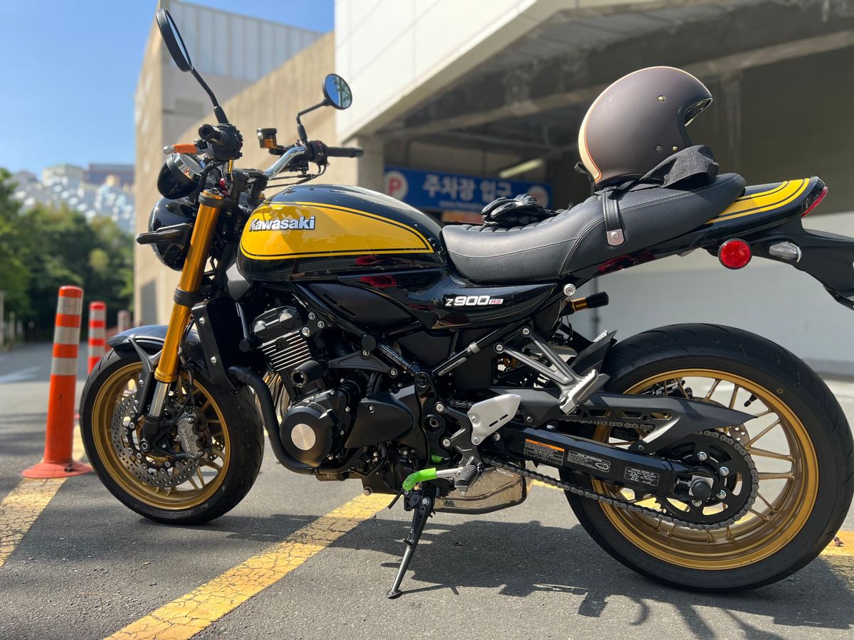 가와사키 Z 900 RS SE 6