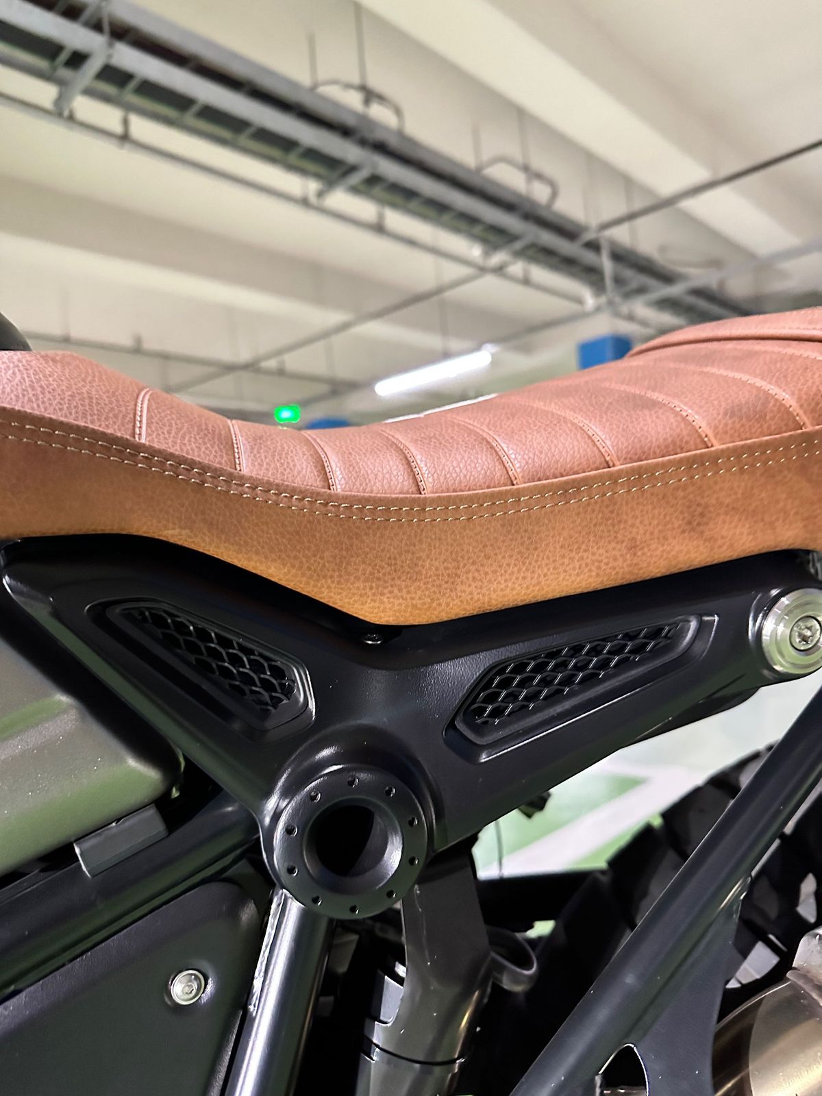 BMW R nine T 스크램블러 8