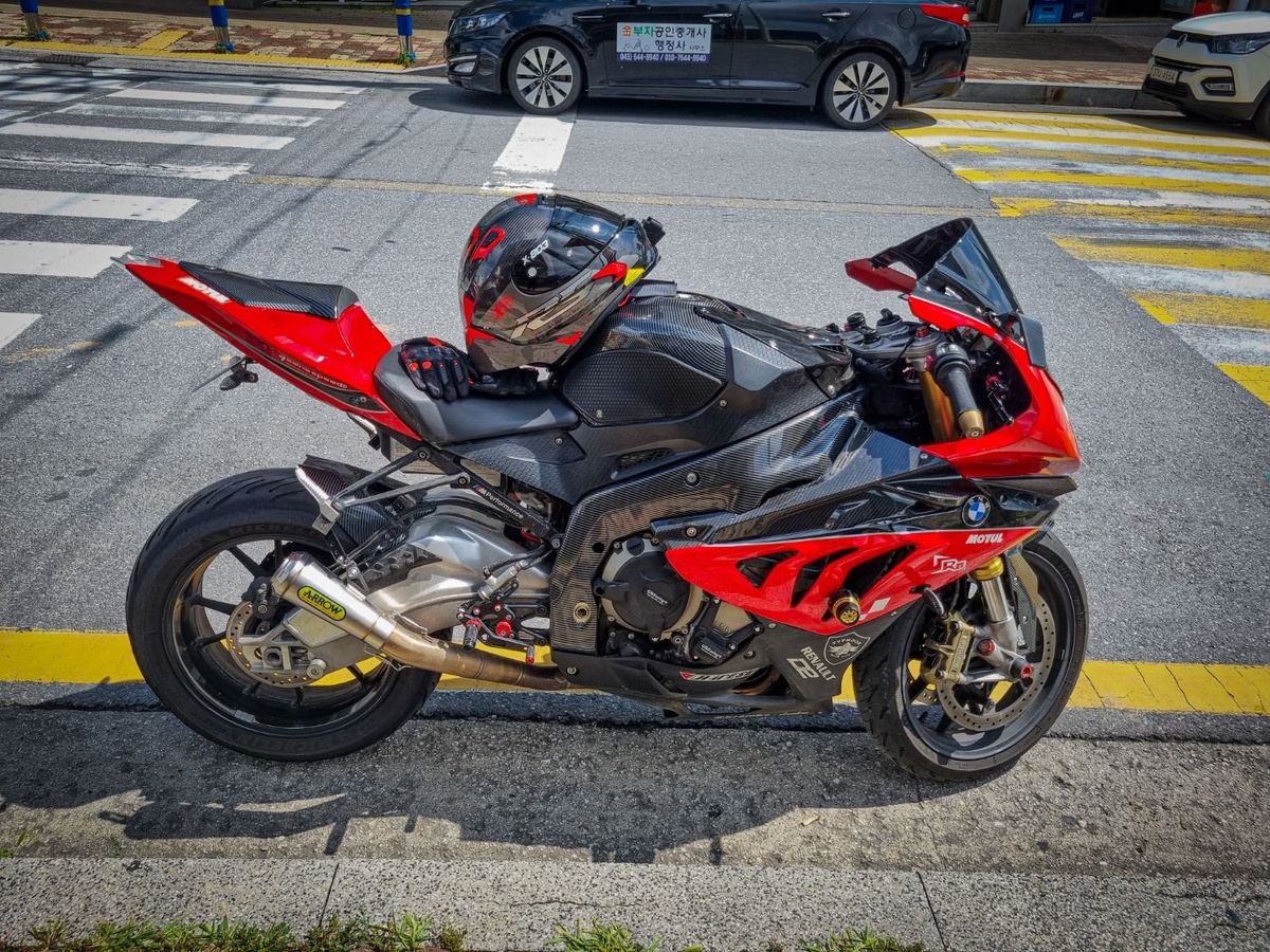 BMW S 1000 RR more