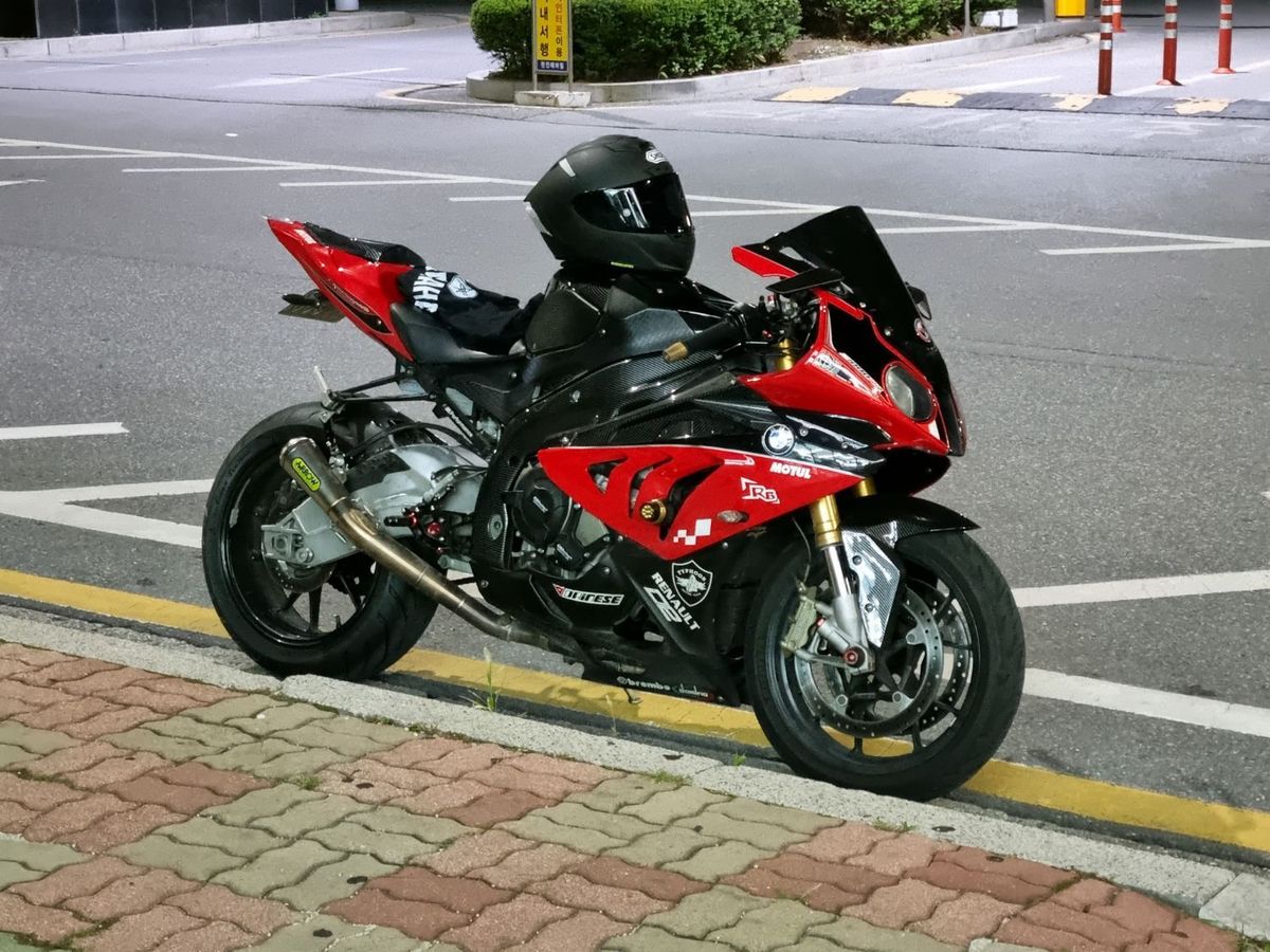 BMW S 1000 RR main