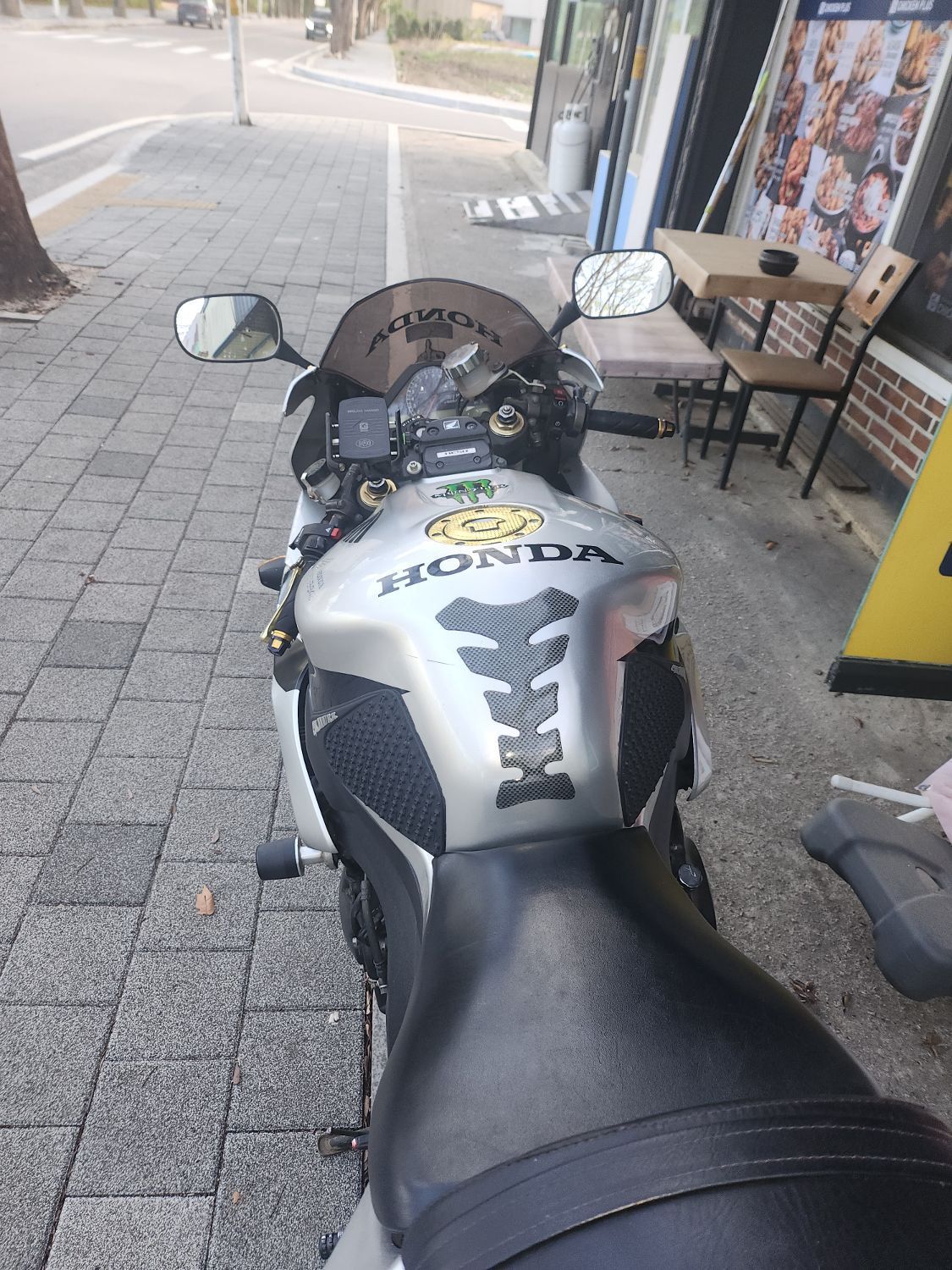 혼다 CBR 1000 RR thumb 2