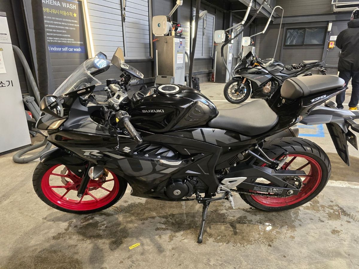스즈키 GSX R 125 ABS main
