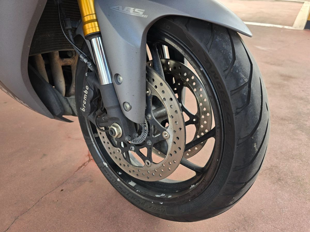스즈키 GSX S 1000 F more