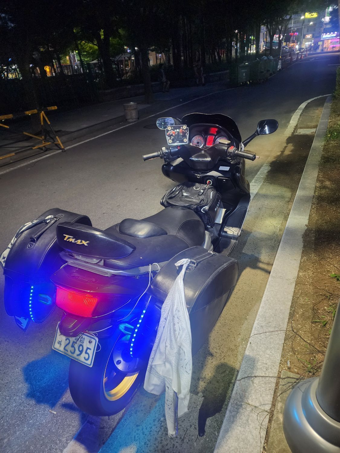 야마하 TMAX 530 main