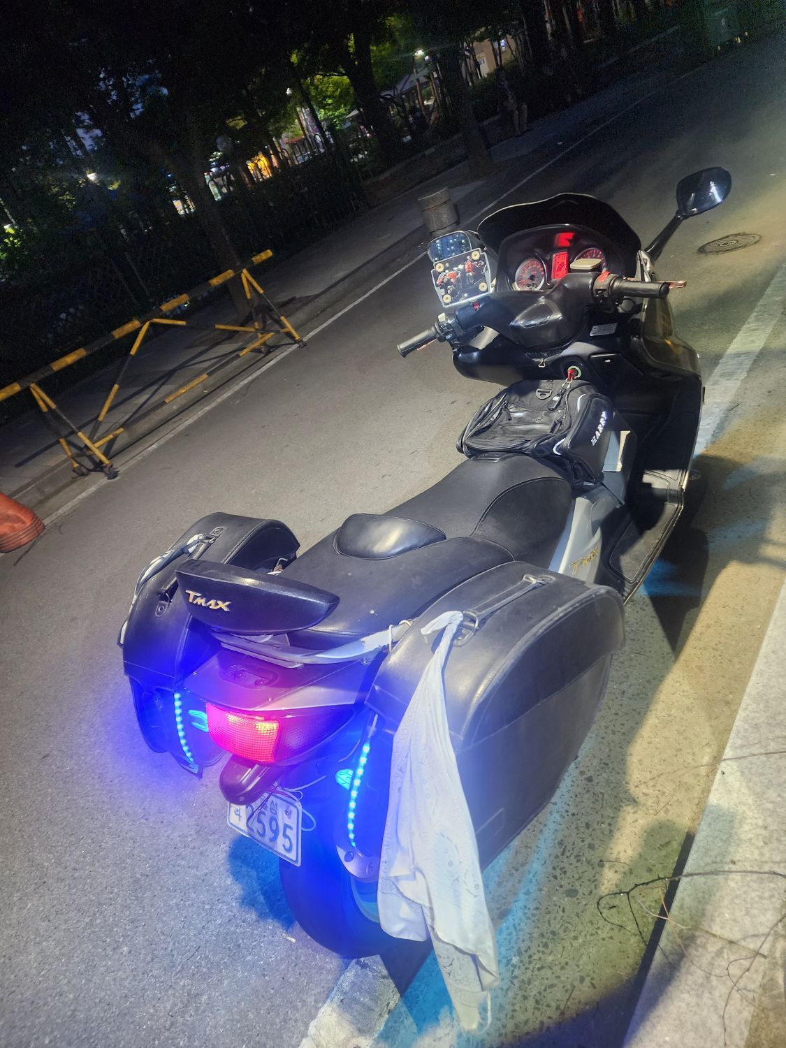 야마하 TMAX 530 more