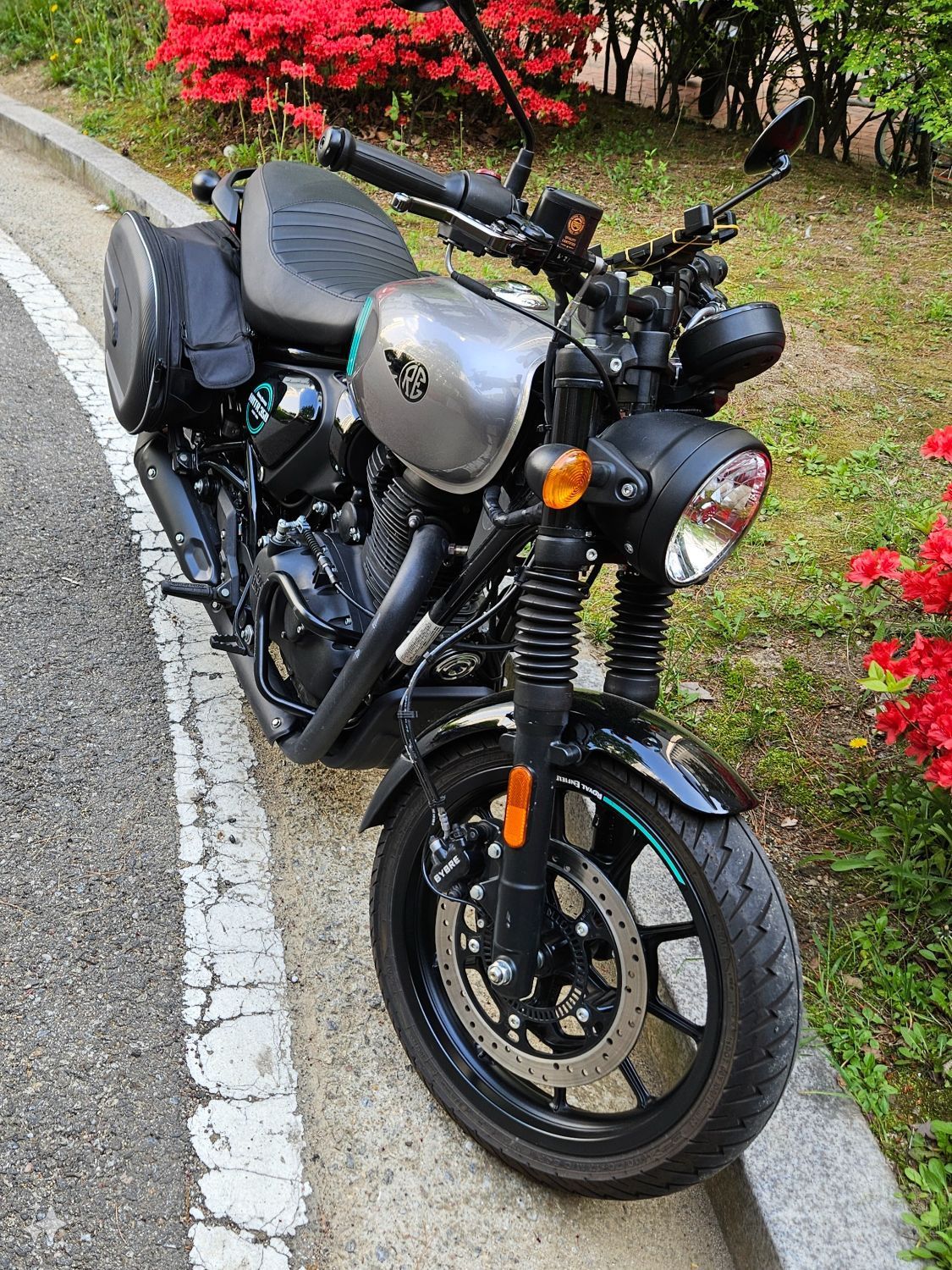 로얄엔필드 헌터 350 main