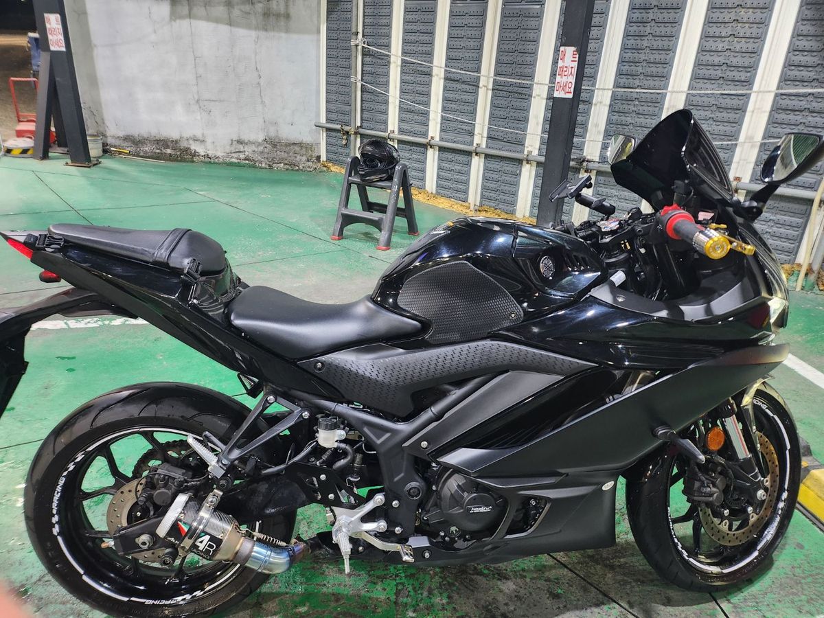 야마하 YZF R3 more