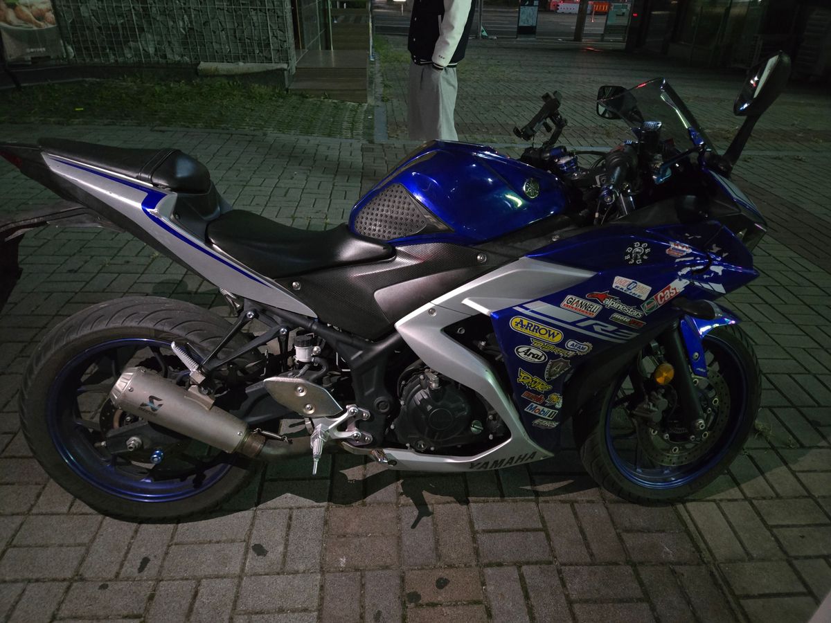 야마하 YZF R3 more