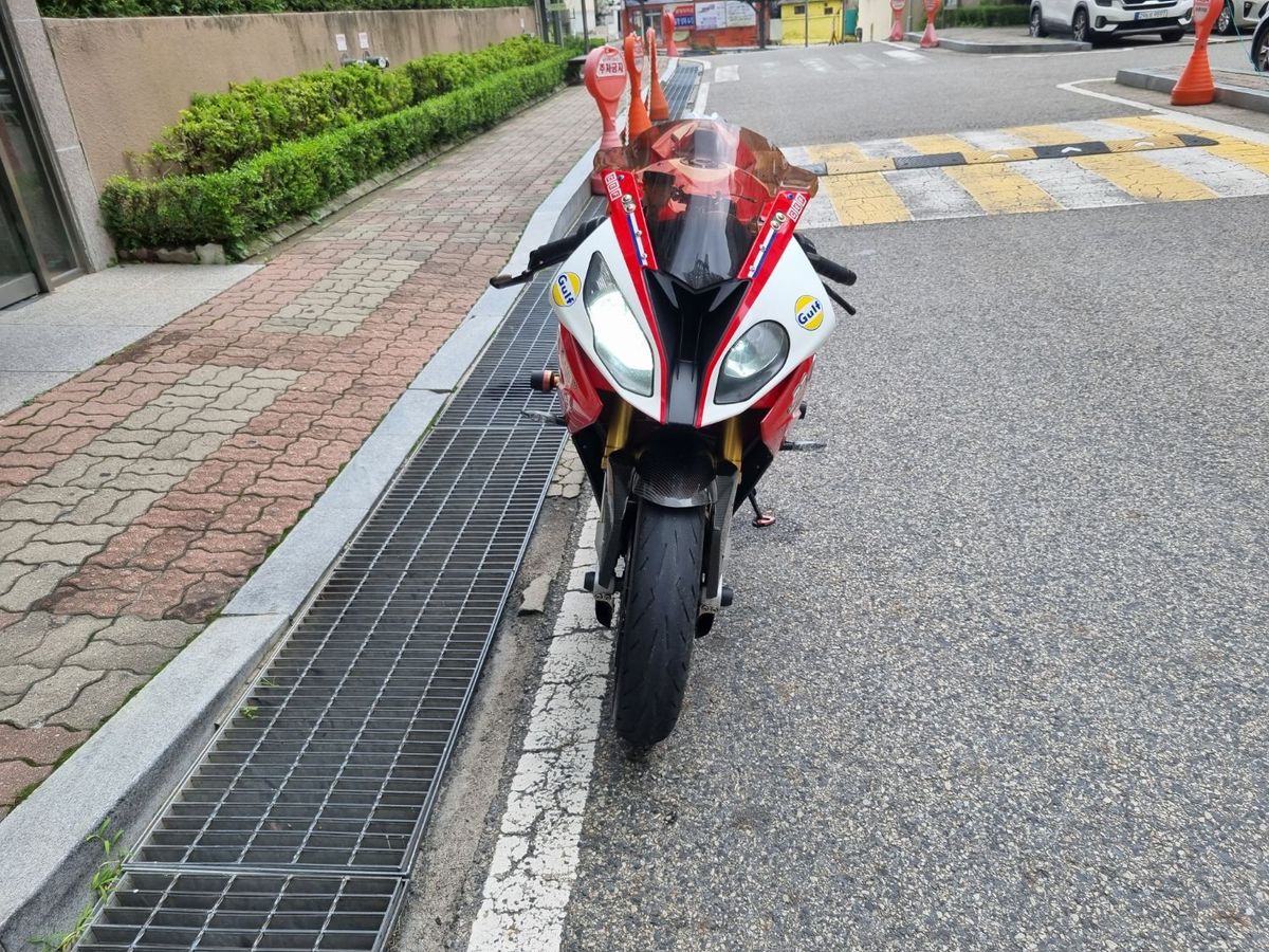 BMW S 1000 RR more