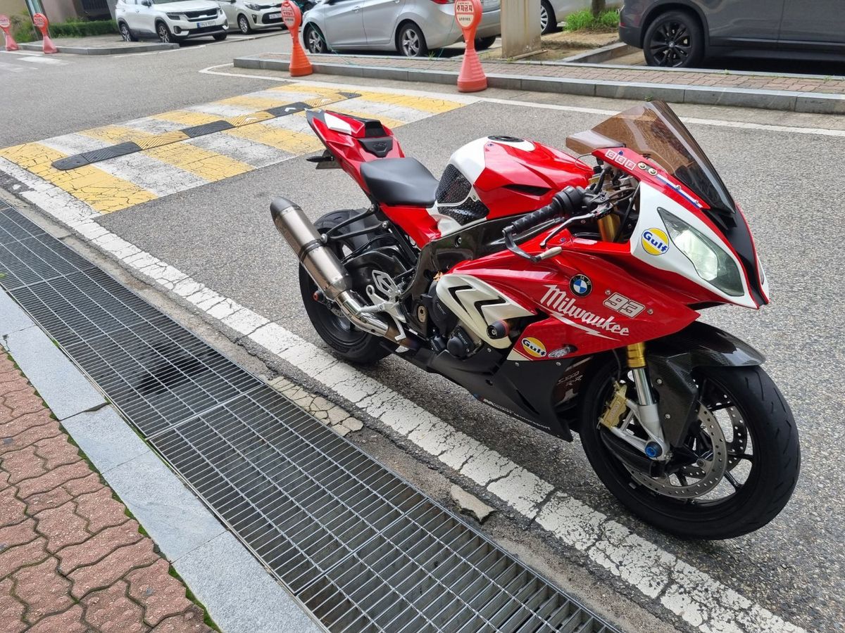BMW S 1000 RR thumb 2