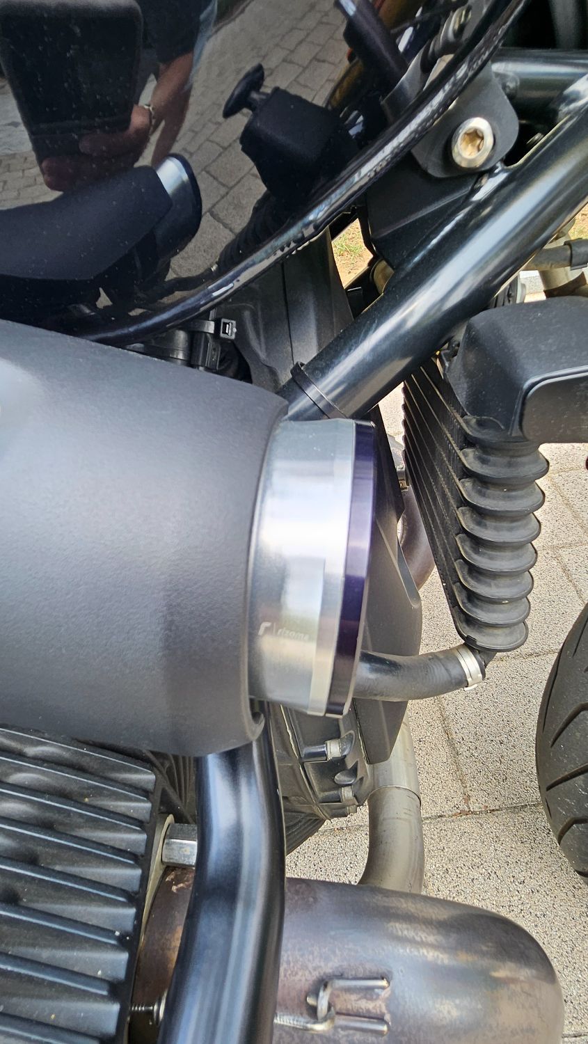 BMW R nine T  6