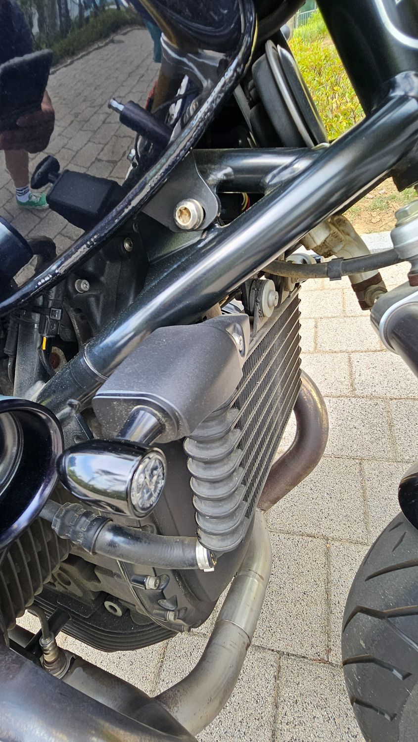 BMW R nine T  5