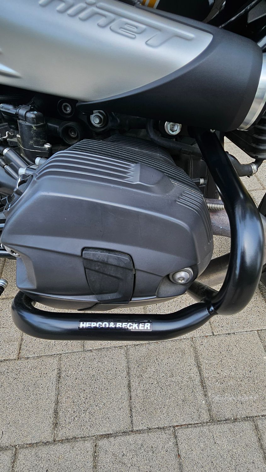 BMW R nine T  4