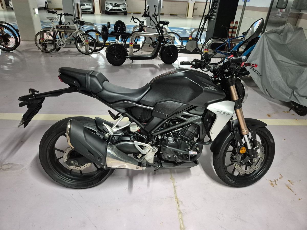 혼다 CB 300 R more