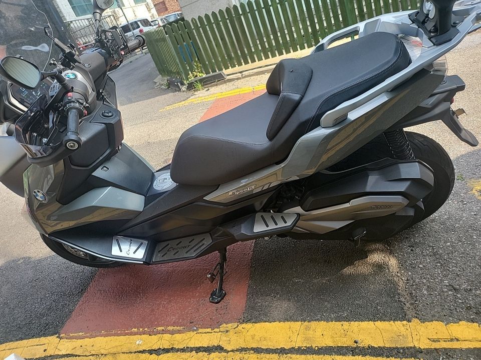 BMW C 400 GT main
