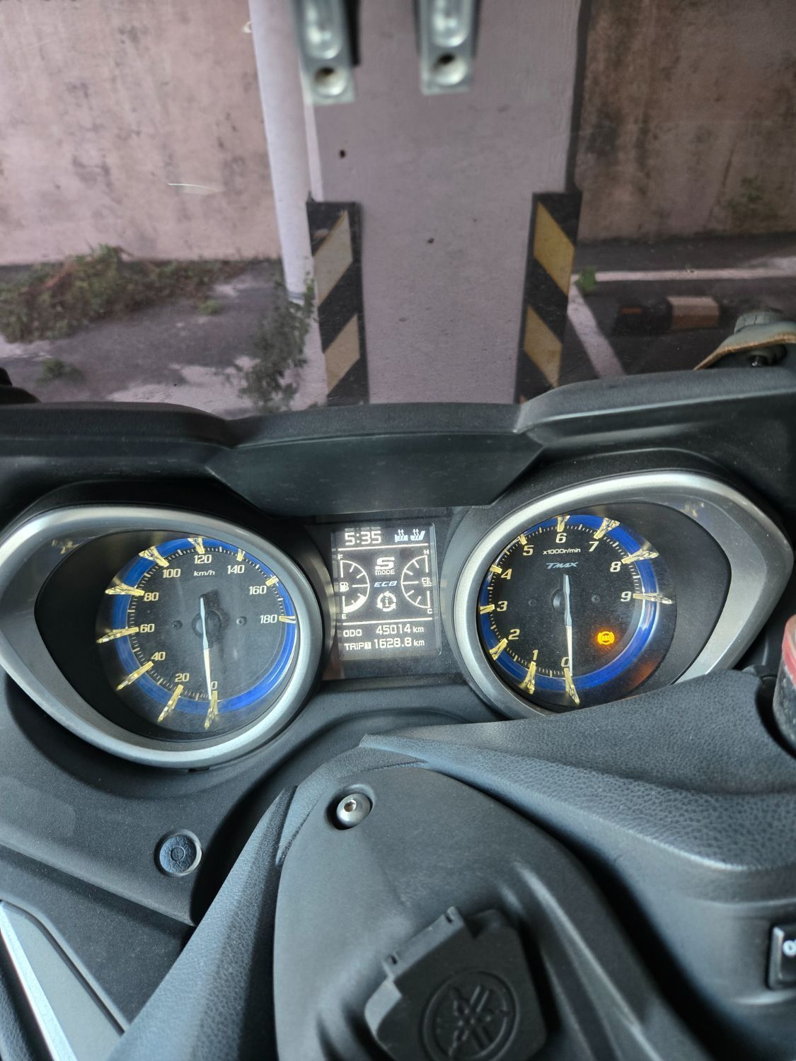 야마하 TMAX DX 4