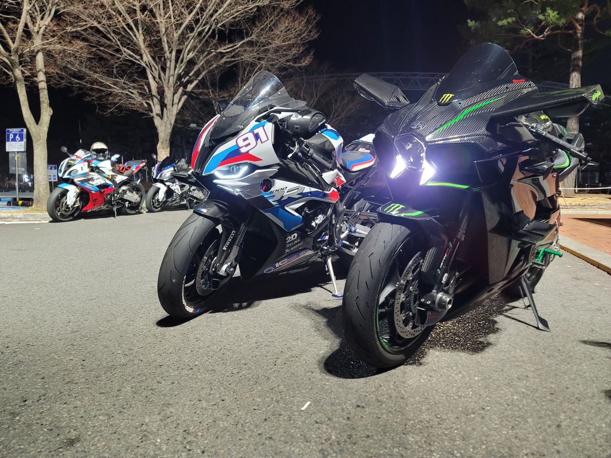 BMW M 1000 RR thumb 2