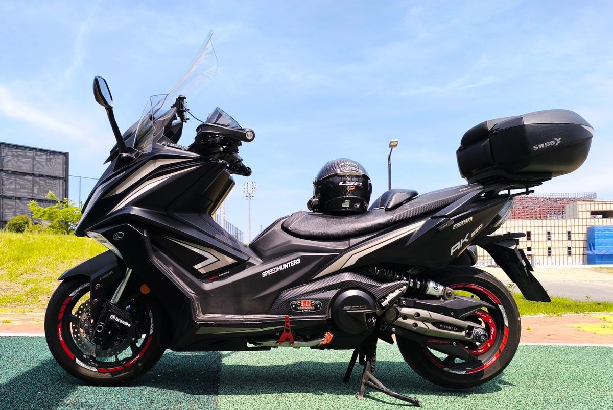 킴코 AK 550 i main
