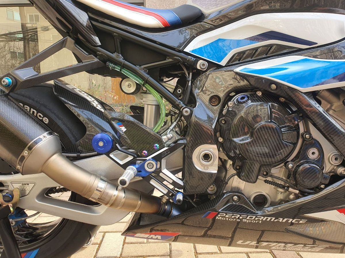 BMW M 1000 RR 4