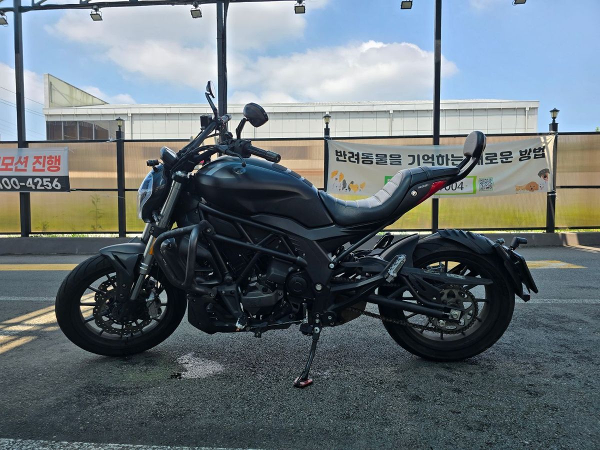 베넬리 502 C main