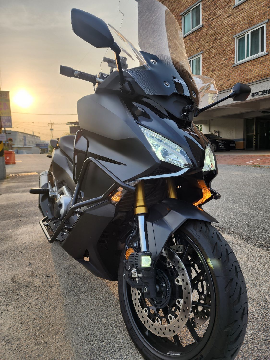 혼다 포르자 750 main
