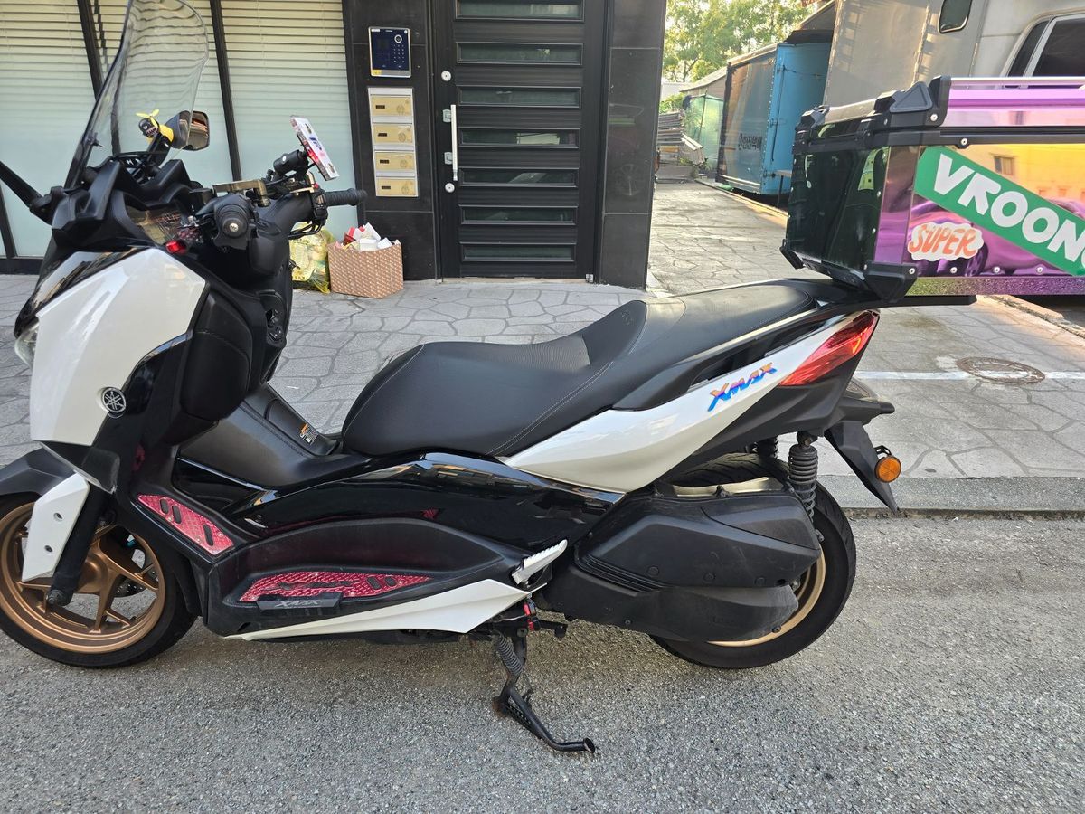 야마하 XMAX 300 ABS 5