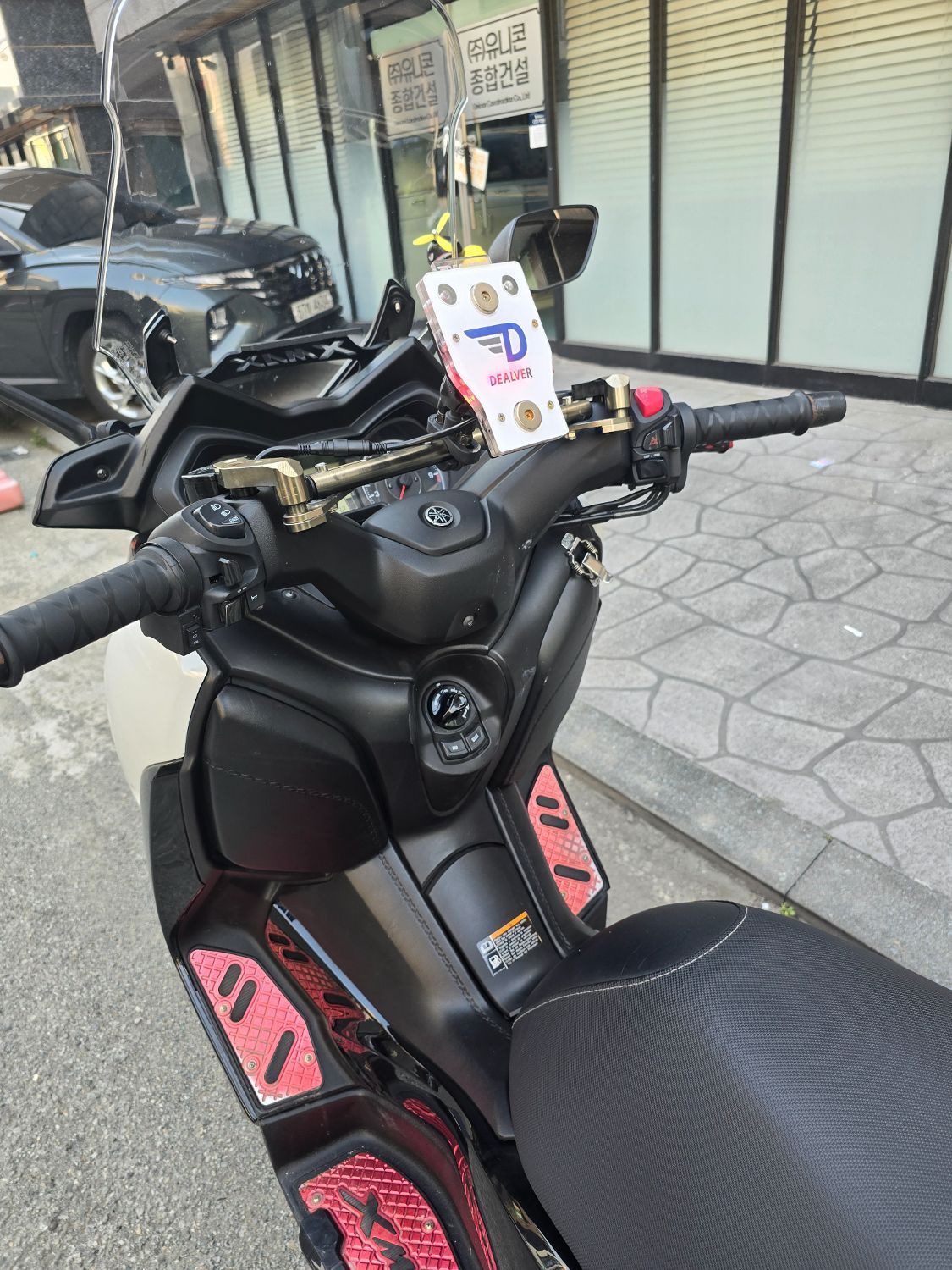 야마하 XMAX 300 ABS 7