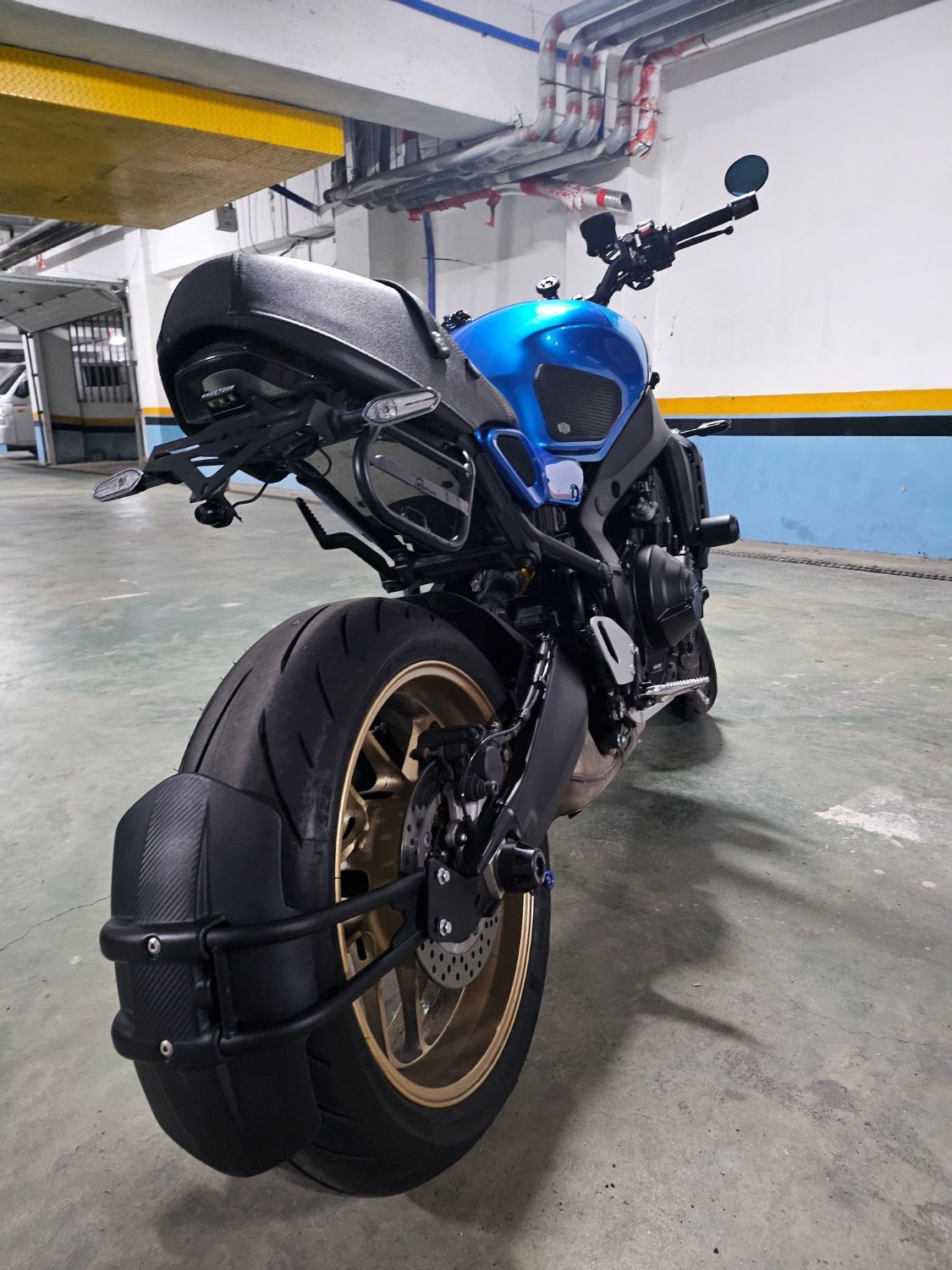 야마하 XSR 900 more