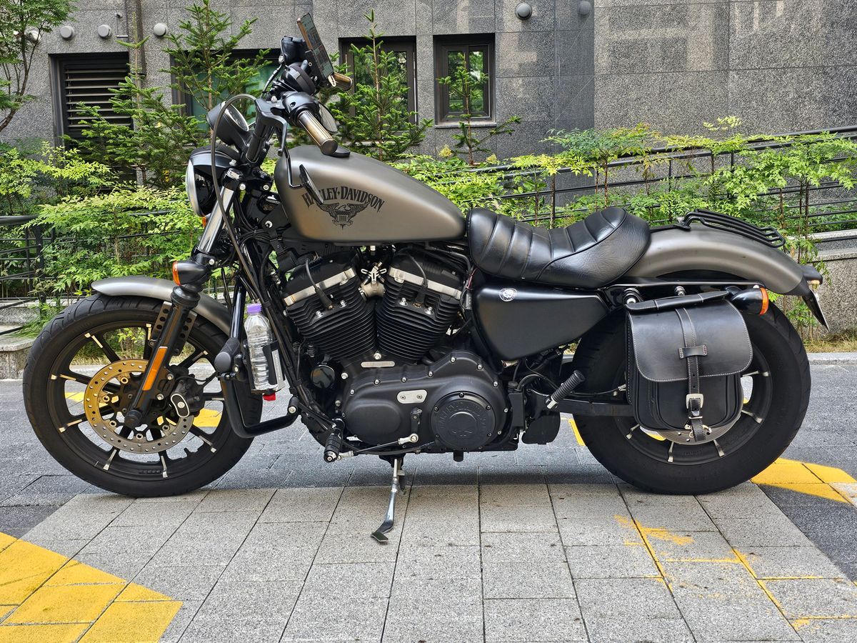 할리데이비슨 아이언 883 main