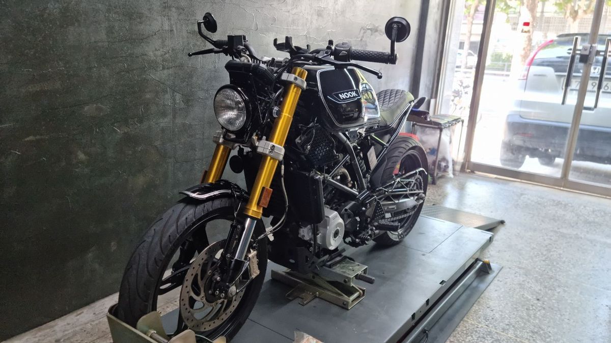BMW G 310 R thumb 2