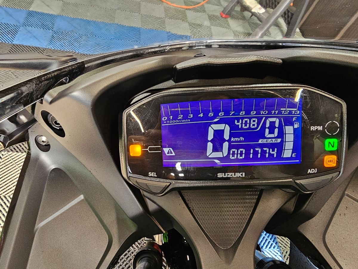 스즈키 GSX R 125 ABS 12