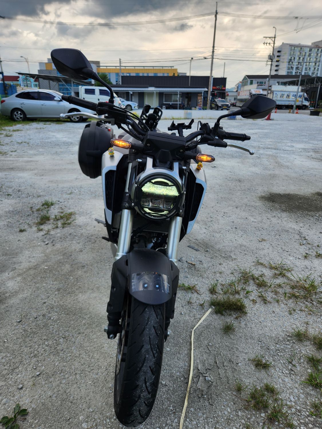 혼다 CB 125 R main