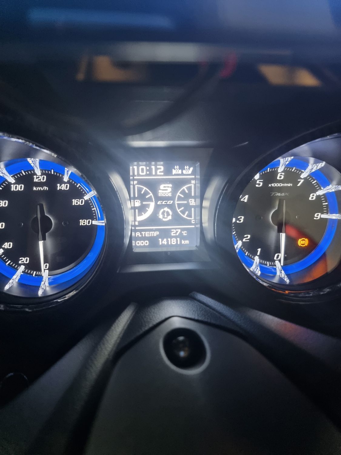 야마하 TMAX 560 main