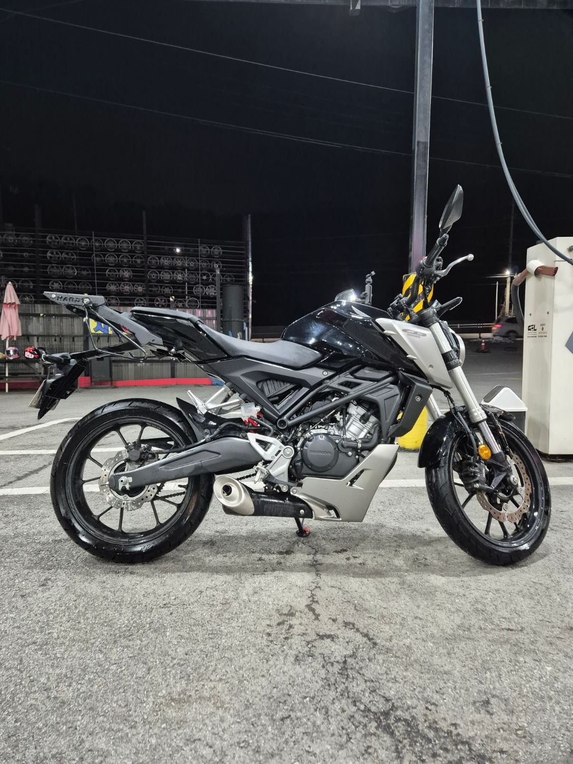 혼다 CB 125 R 4