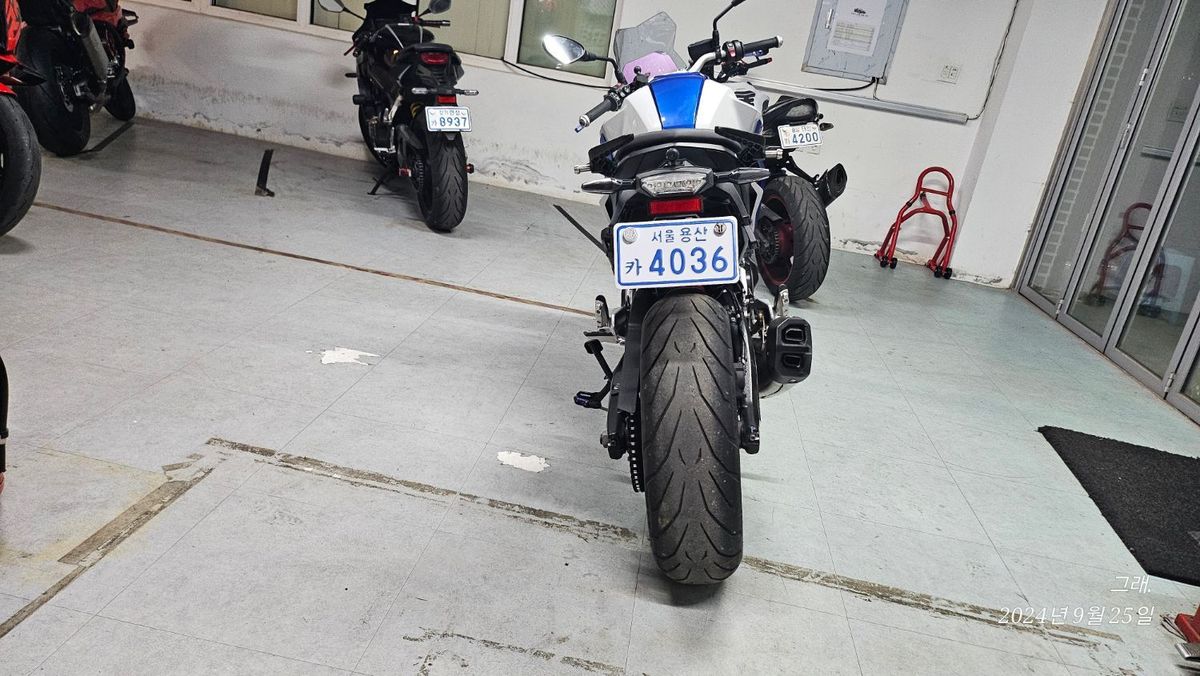 BMW F 900 R thumb 2