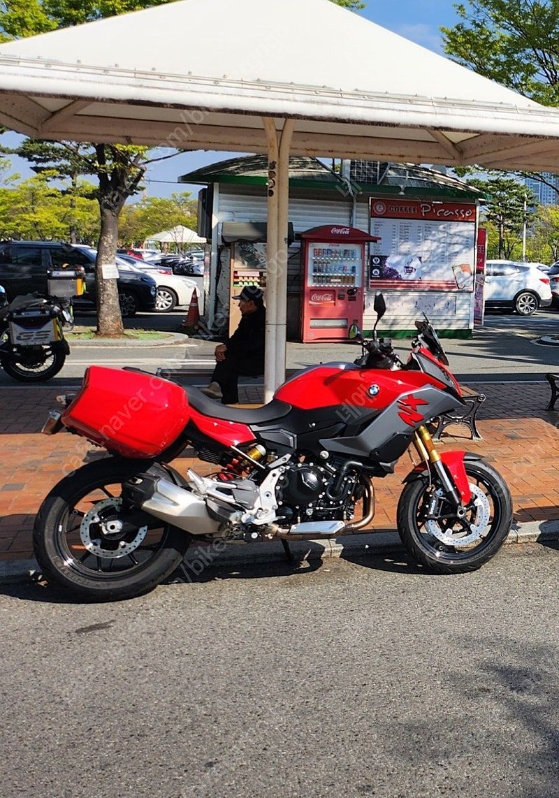 BMW F 900 XR main
