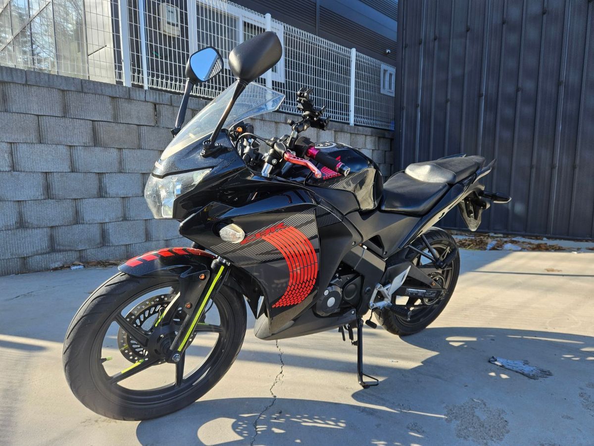 혼다 CBR 125 R 4
