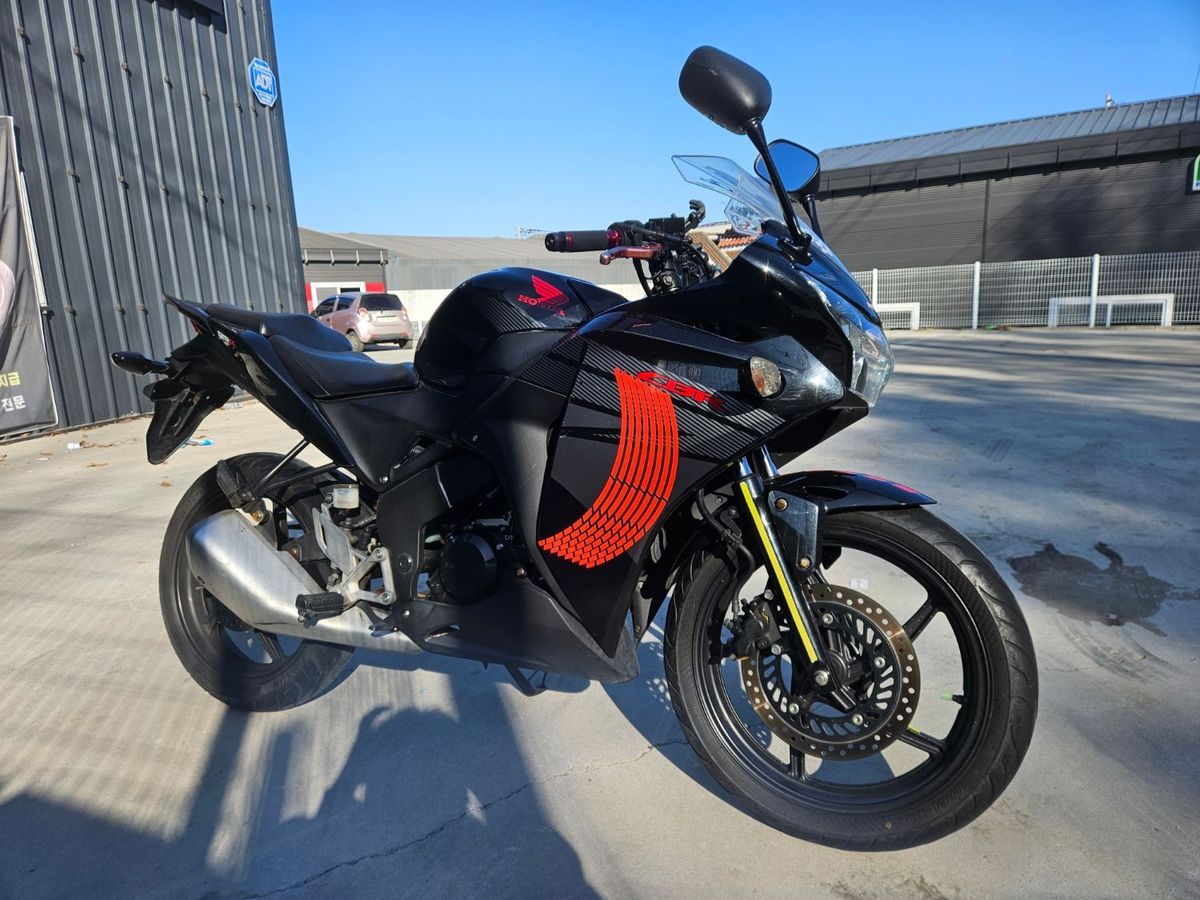 혼다 CBR 125 R more