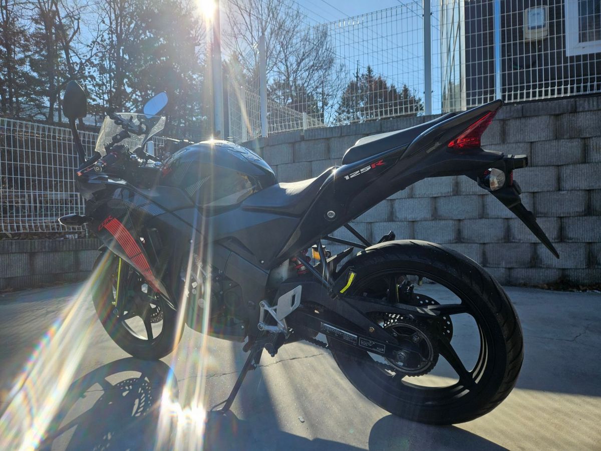 혼다 CBR 125 R 6