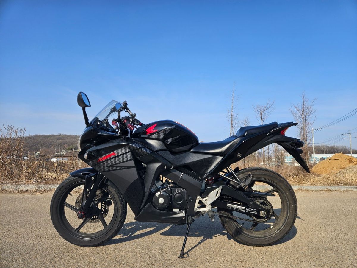 혼다 CBR 125 R main