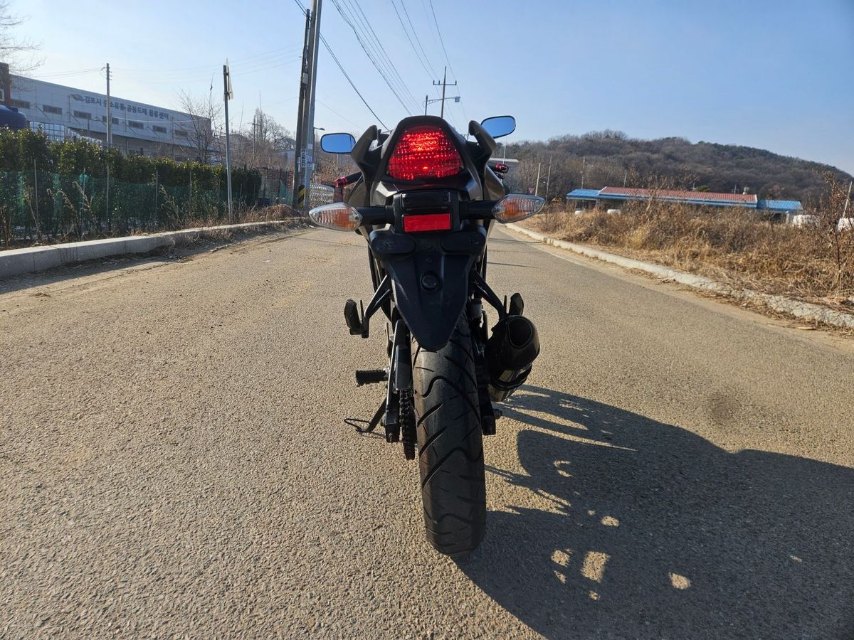 혼다 CBR 125 R 8