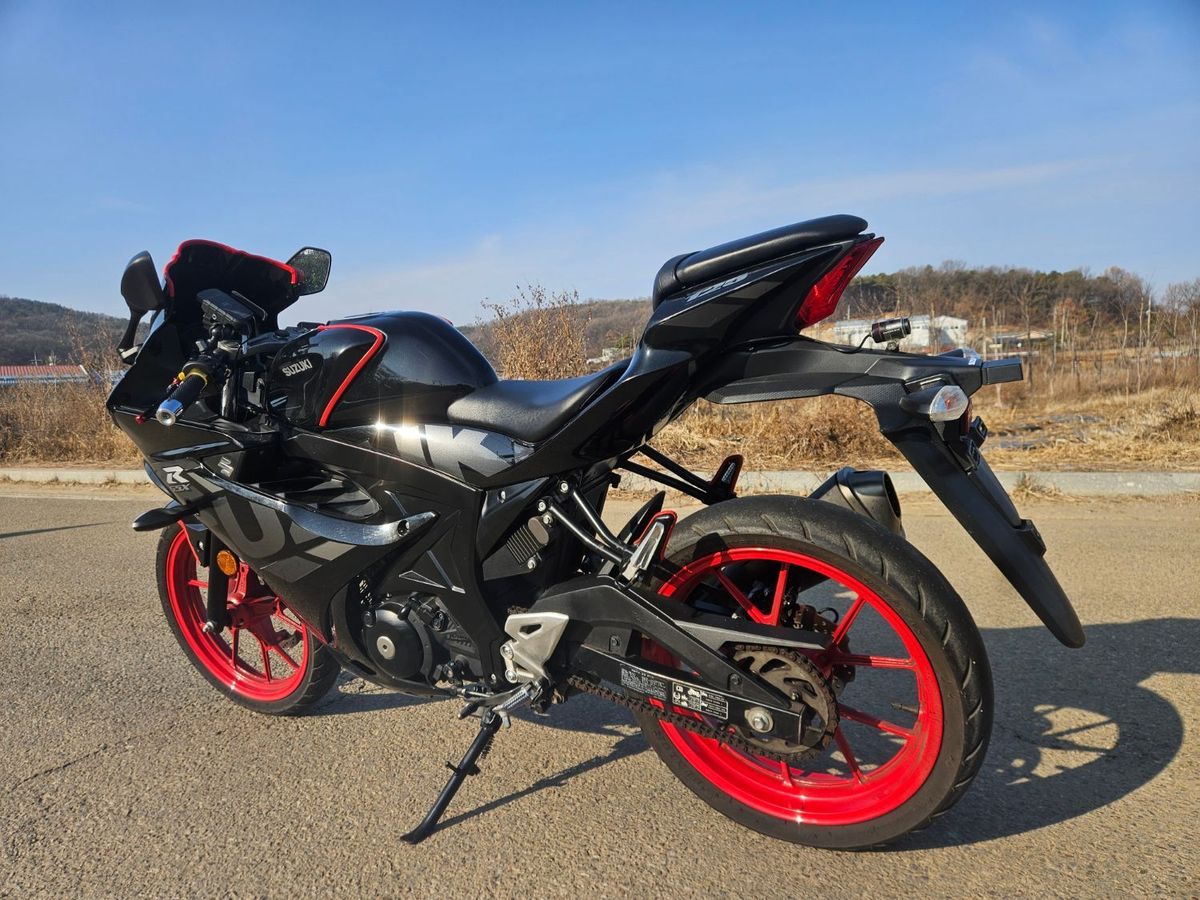 스즈키 GSX R 125 ABS 6